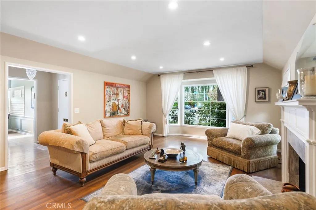 Sherman Oaks, CA 91401,14060 Chandler Boulevard