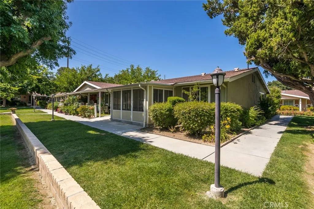 Newhall, CA 91321,19124 Avenue Of The Oaks #A