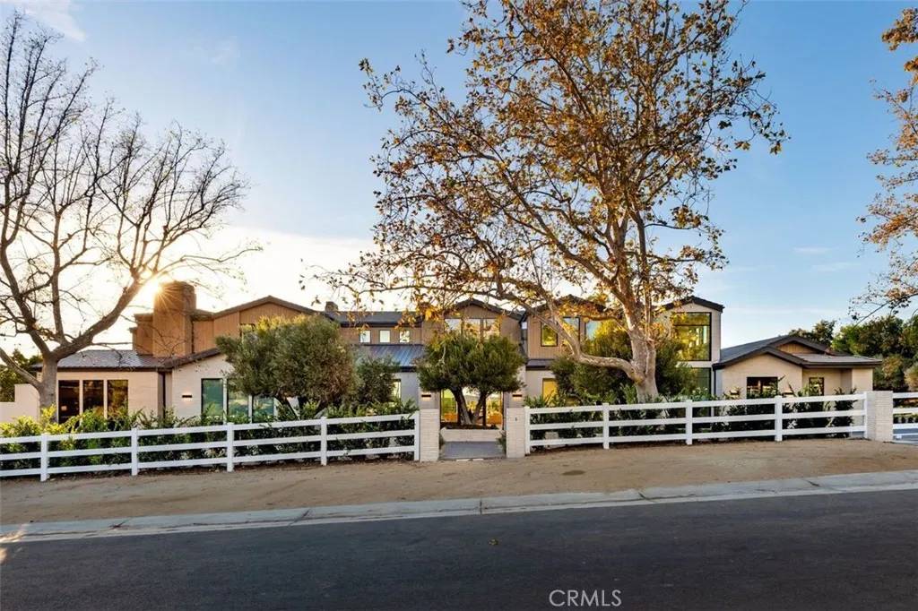 Hidden Hills, CA 91302,25151 JIM BRIDGER Road