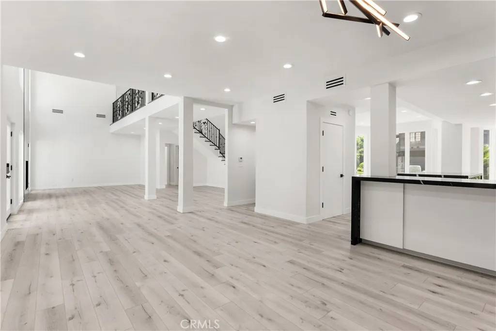 Woodland Hills, CA 91367,5965 Nora Lynn Drive