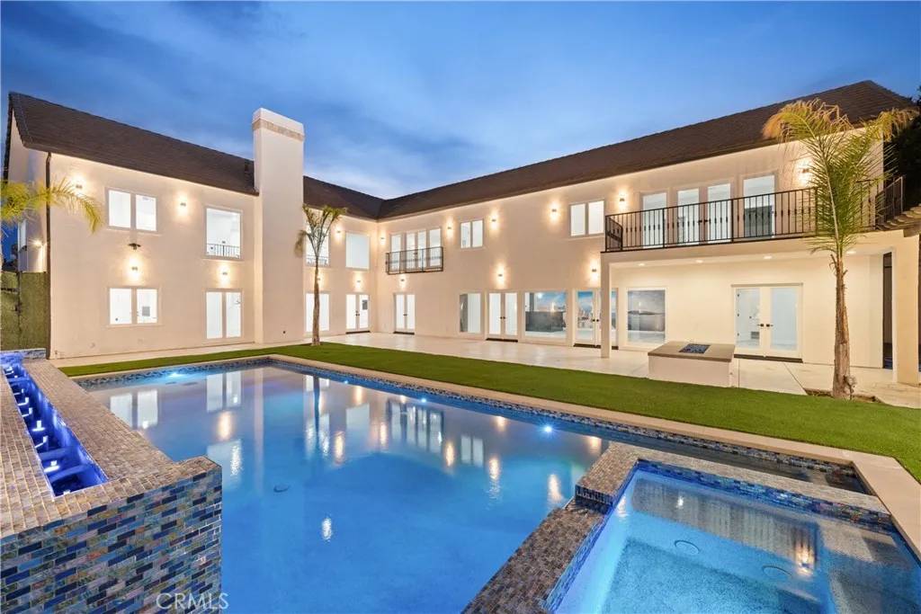 Woodland Hills, CA 91367,5965 Nora Lynn Drive