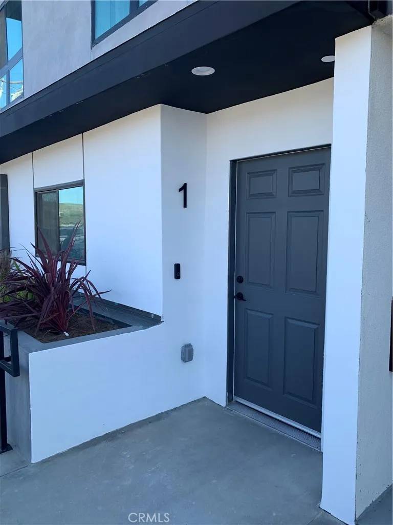 Sylmar, CA 91342,14487 Foothill Boulevard #1