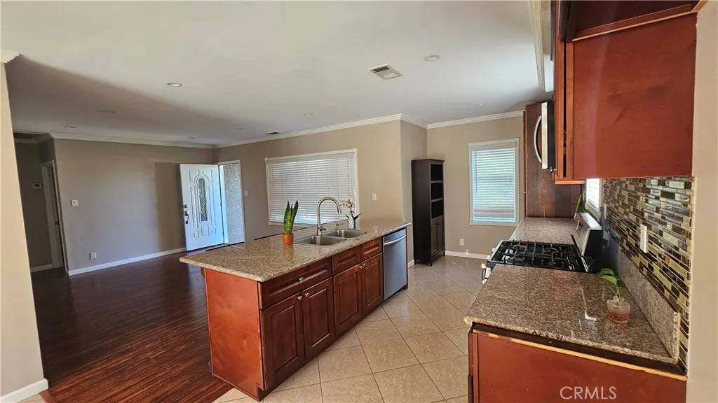 San Fernando, CA 91340,1075 N Huntington Street