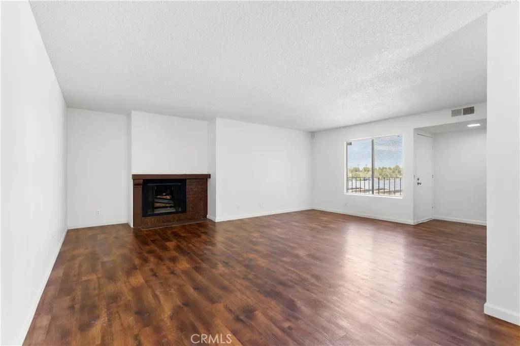 Lancaster, CA 93534,42935 15th Street West #10