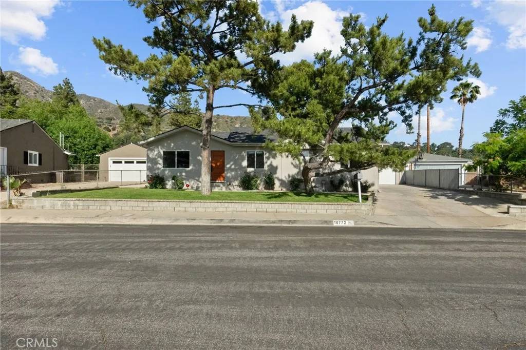 Tujunga, CA 91042,10772 Deliban Street
