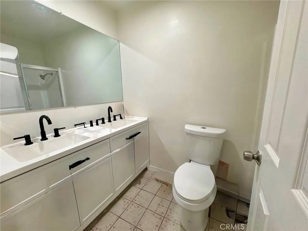 Canoga Park, CA 91304,8601 International Avenue #271