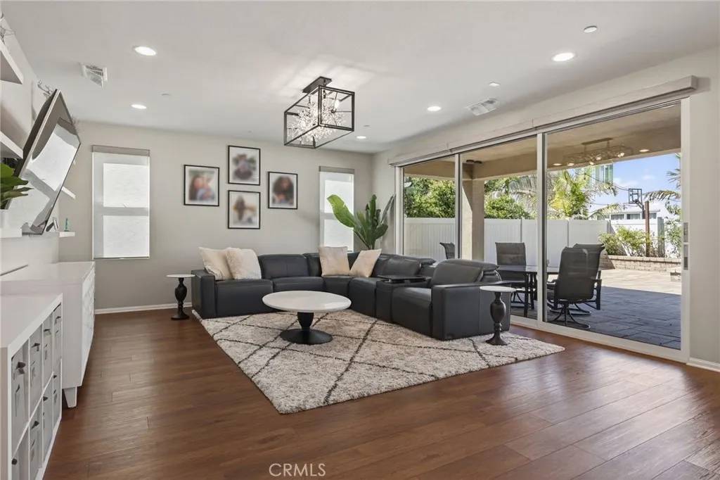 Oxnard, CA 93036,531 Owens River Drive