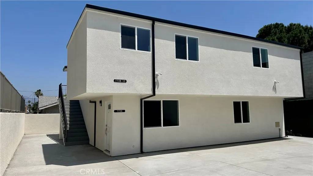 North Hollywood, CA 91605,7728 Laurel Canyon Blvd