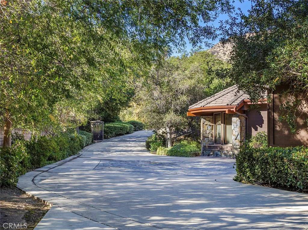 Chatsworth, CA 91311,11485 Awenita Court