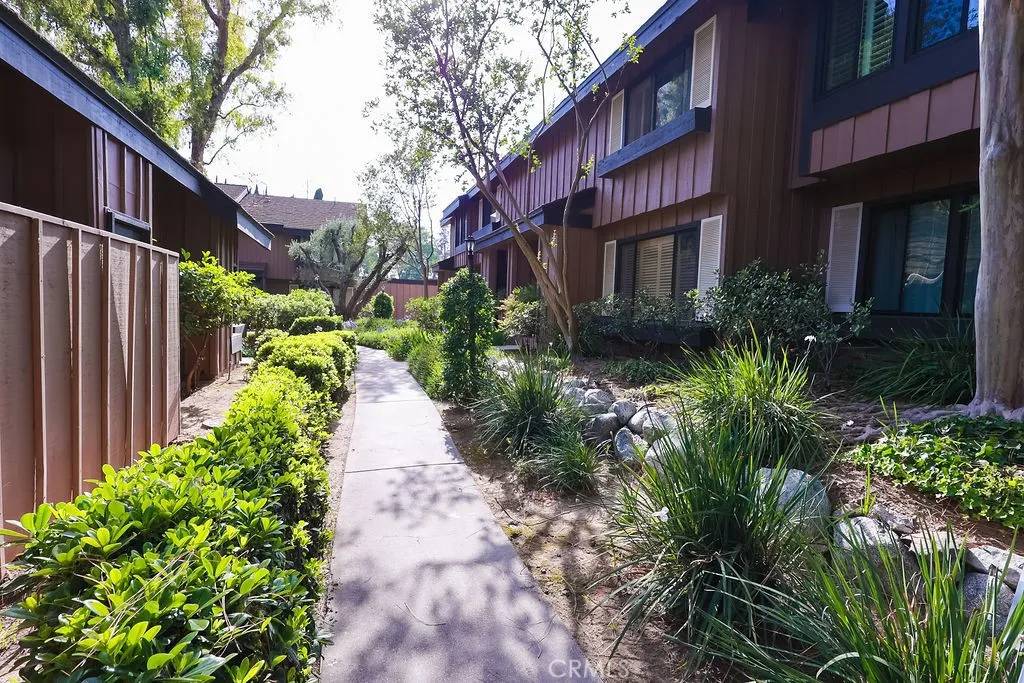 Northridge, CA 91324,9749 Reseda Boulevard #13