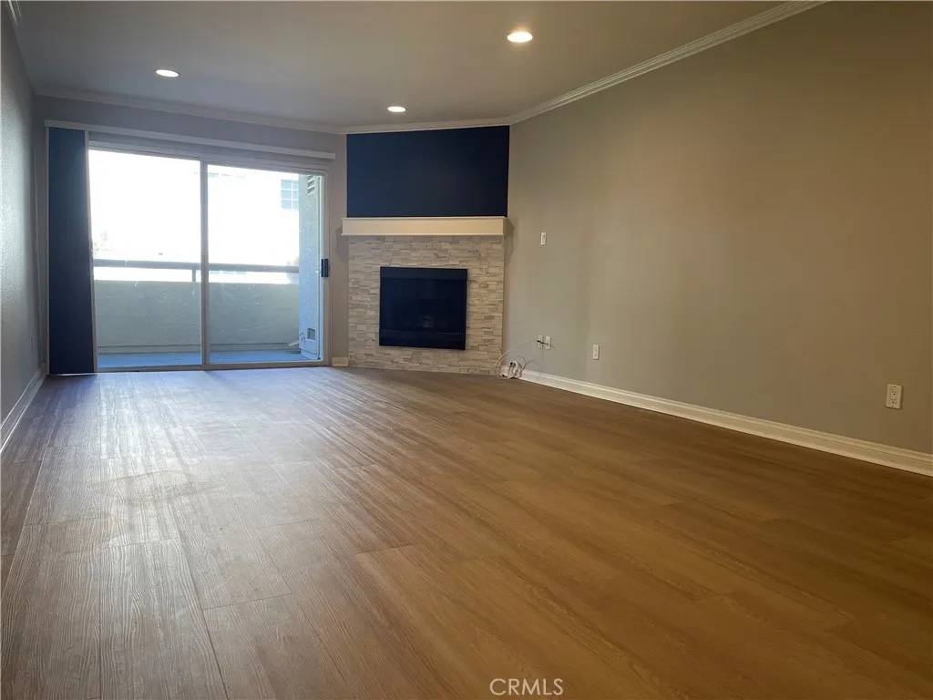 Woodland Hills, CA 91367,21520 Burbank Boulevard #116