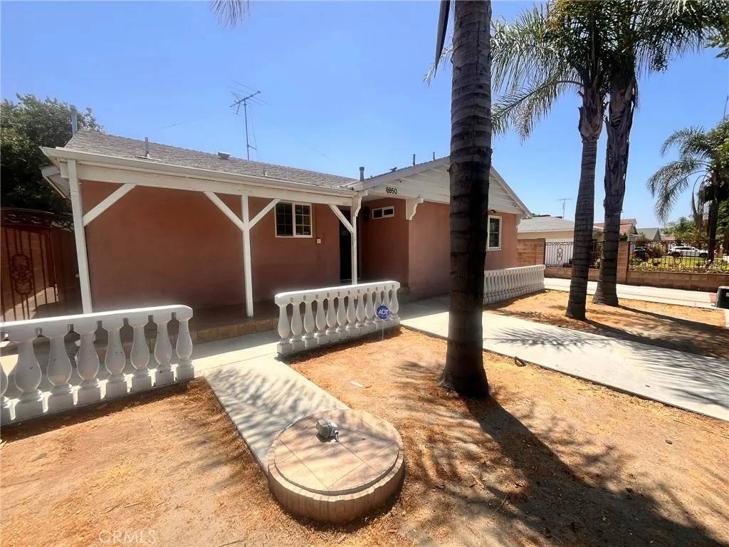 North Hollywood, CA 91605,6950 Babcock Avenue
