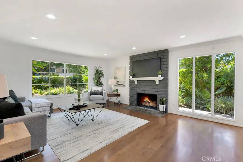 Woodland Hills, CA 91364,21737 Ulmus Drive