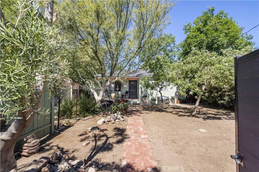 Chatsworth, CA 91311,10321 Owensmouth Avenue