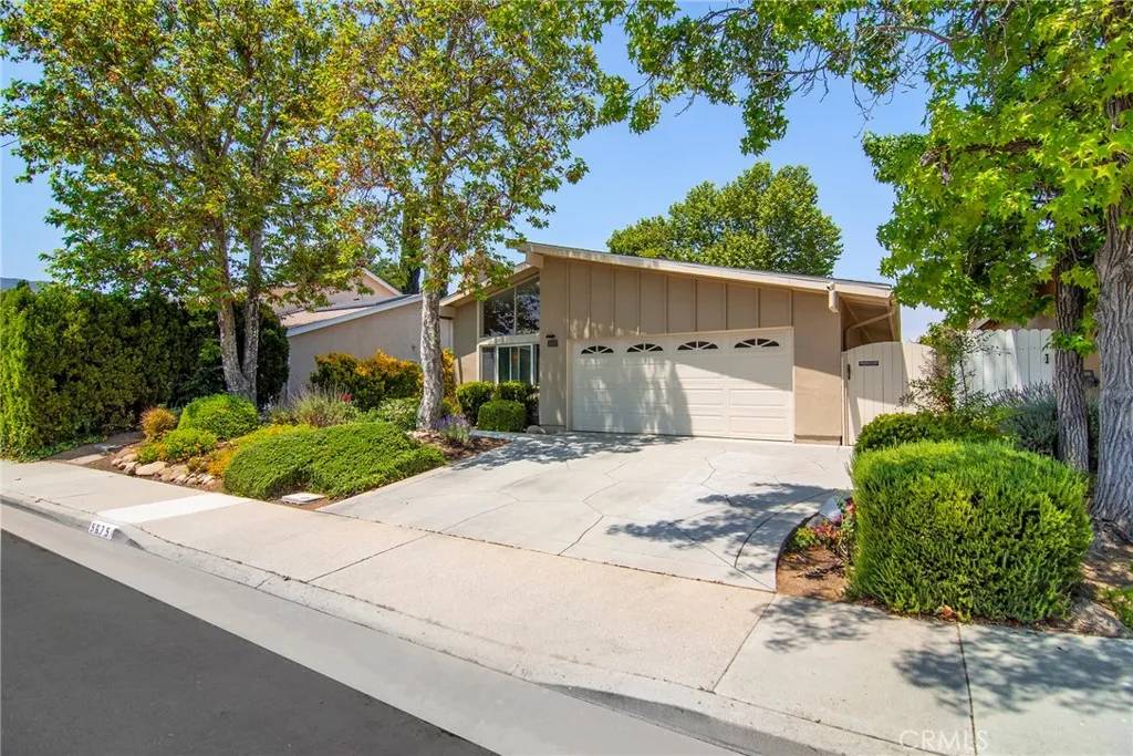 Agoura Hills, CA 91301,5675 Medeabrook Place