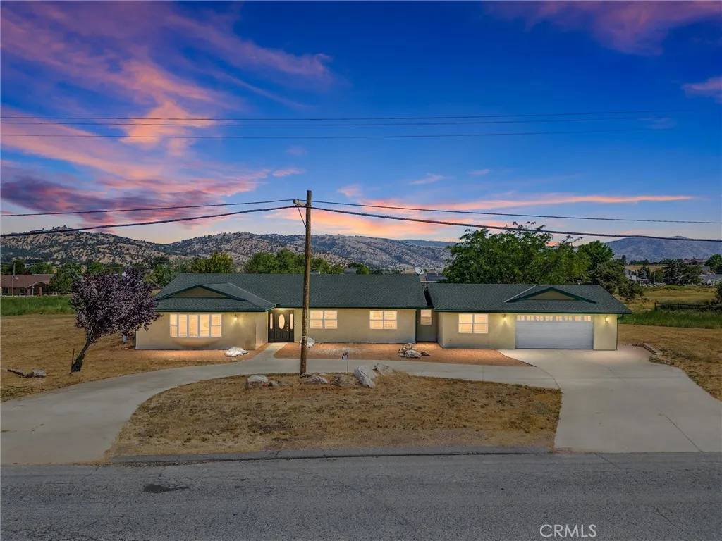 Tehachapi, CA 93561,28201 Stallion Springs Drive
