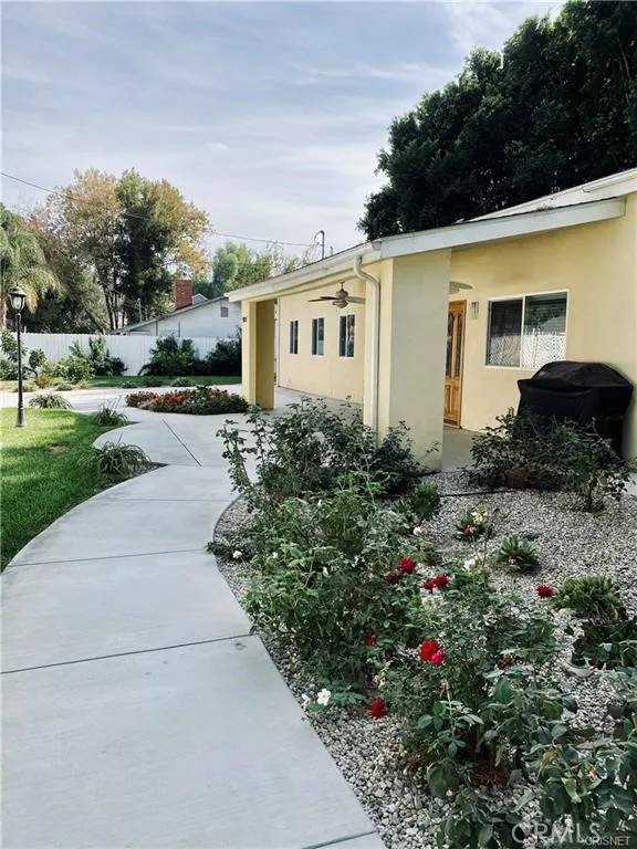 Reseda, CA 91335,19238 Arminta