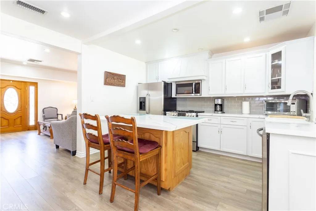 Winnetka, CA 91306,6843 Penfield Avenue