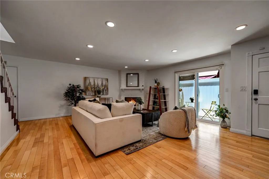 Studio City, CA 91602,11100 Acama Street #16