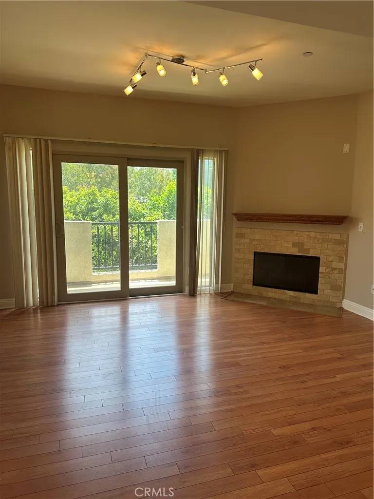 Studio City, CA 91406,12916 MOORPARK Street #203