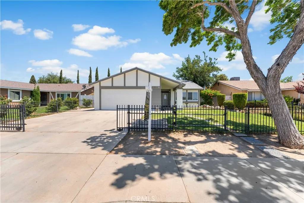 Palmdale, CA 93551,39056 Dianron Road