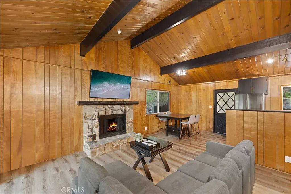 Crestline, CA 92325,990 Nesthorn Drive