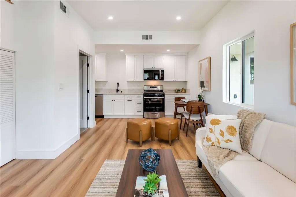 Winnetka, CA 91306,7661 Penfield Avenue