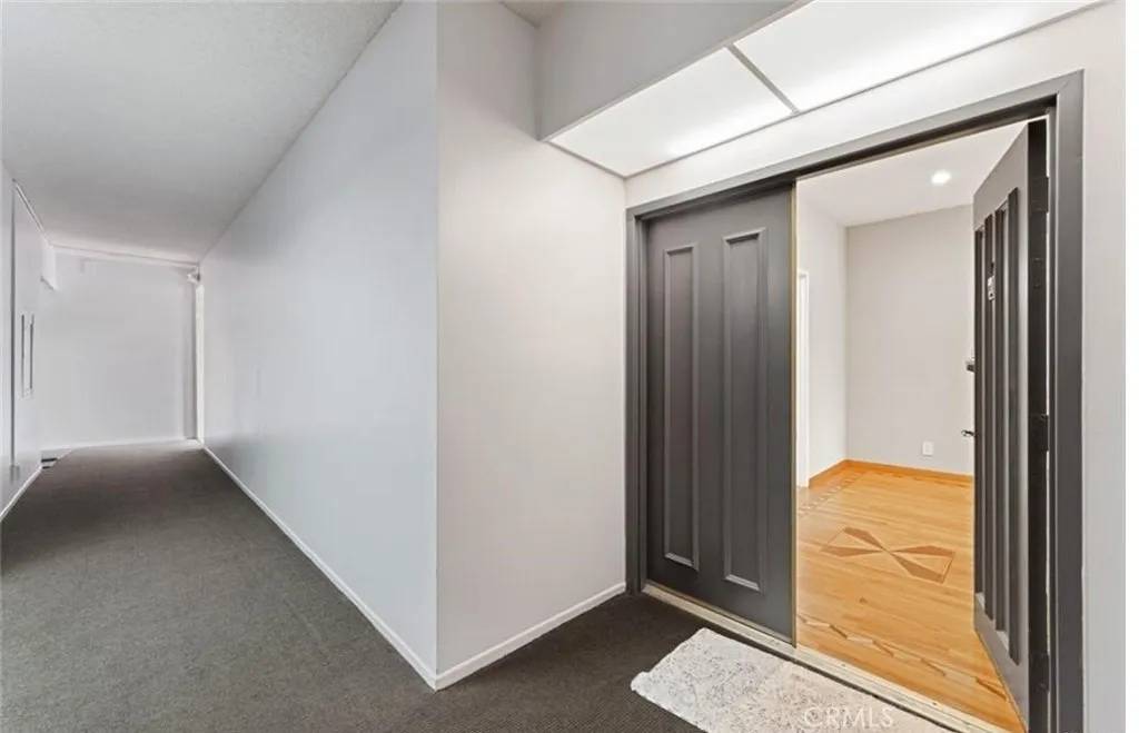 Sherman Oaks, CA 91403,4705 Kester Avenue #209