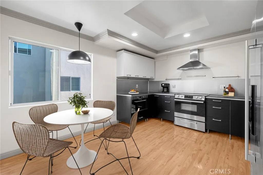 Valley Village, CA 91607,4730 Ben Avenue #3