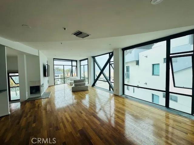 Santa Monica, CA 90402,270 Palisades Beach Road #301