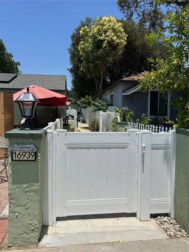 Lake Balboa, CA 91406,16939 Marlin Place