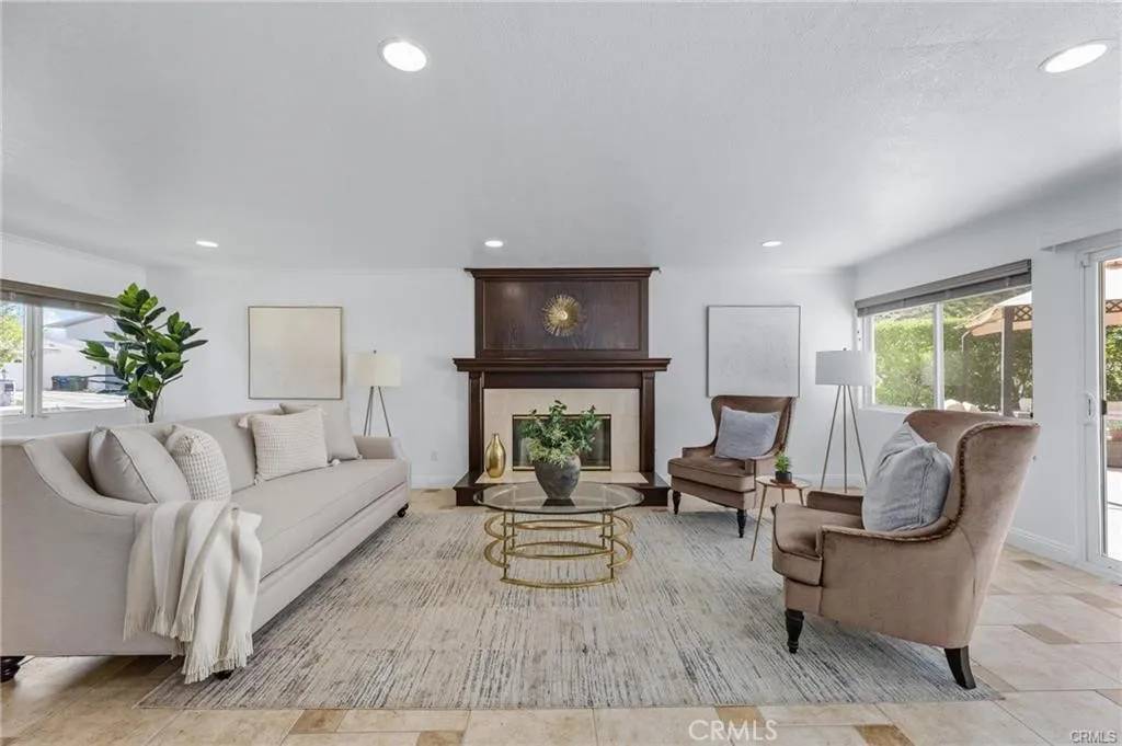 Woodland Hills, CA 91367,5869 Eilat Place