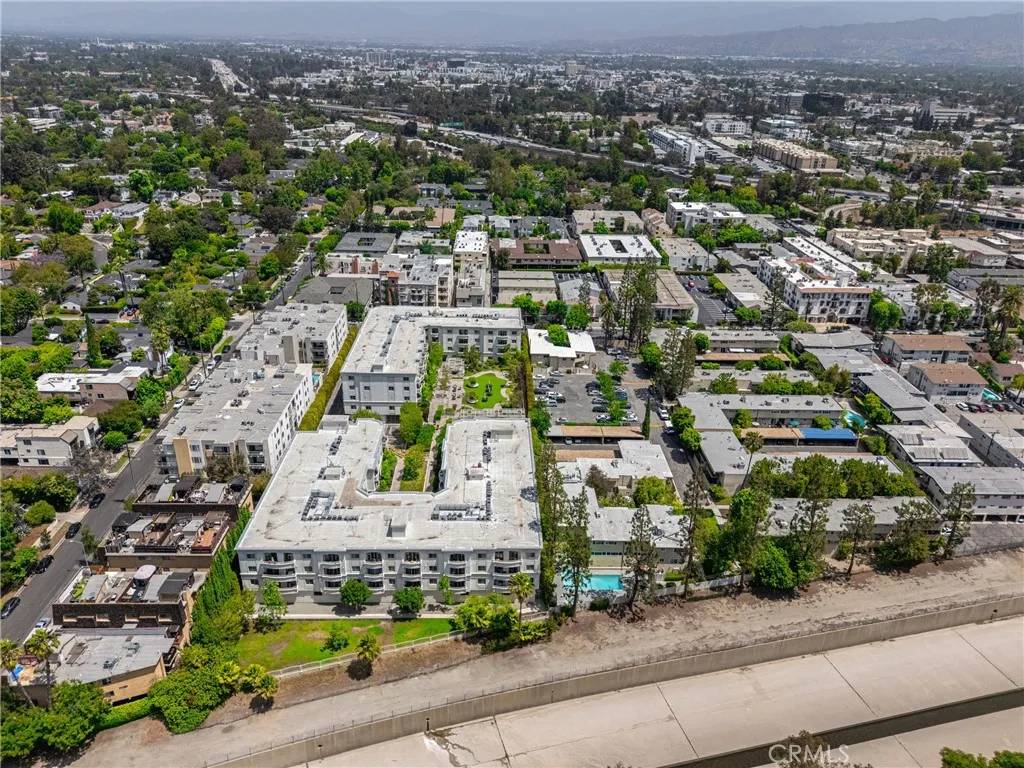 Studio City, CA 91602,11138 Aqua Vista Street #30