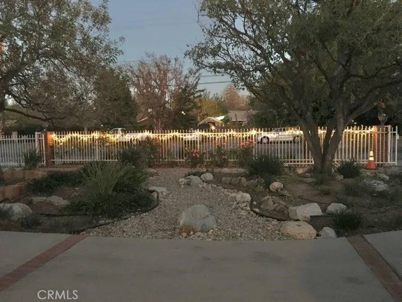 Tarzana, CA 91356,5827 Corbin Avenue