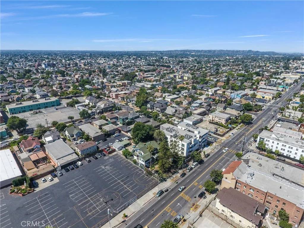 Los Angeles, CA 90007,1470 W Adams Boulevard