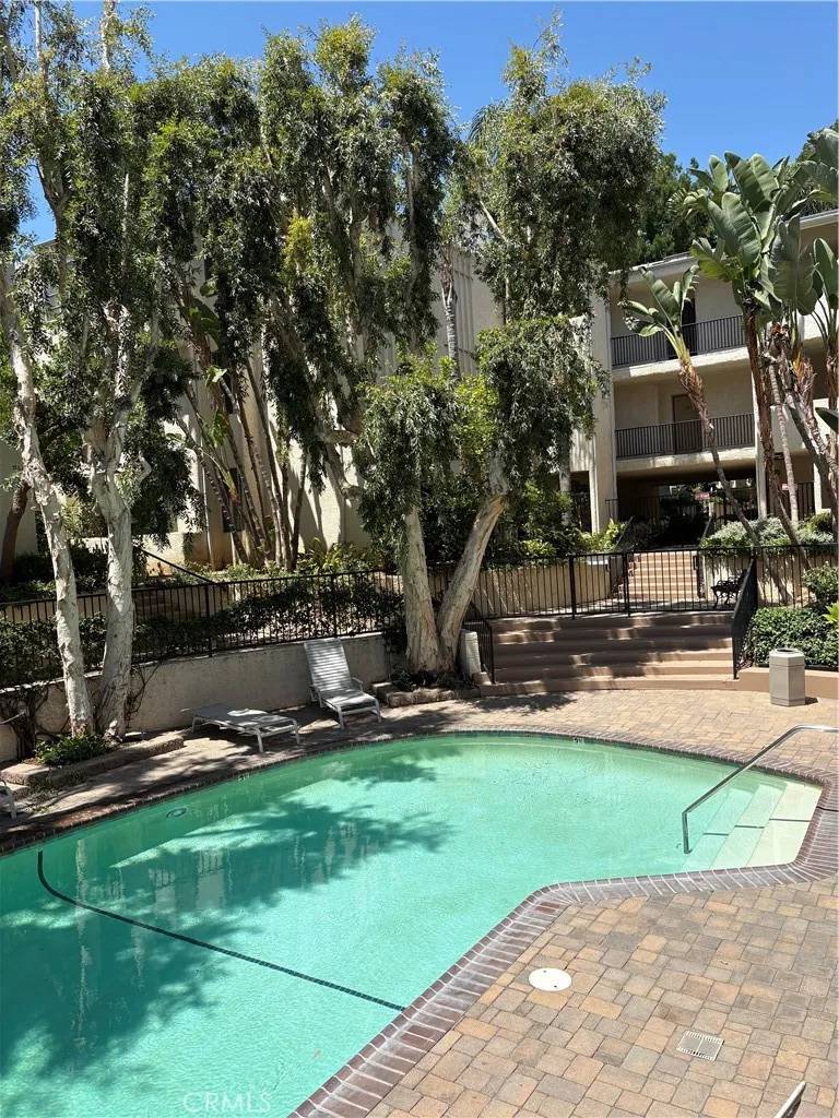 Encino, CA 91316,5325 Newcastle Avenue #127