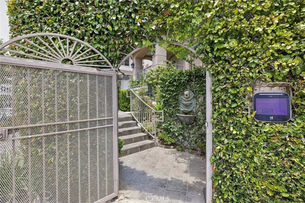 Los Angeles, CA 90020,456 Shatto Place #6