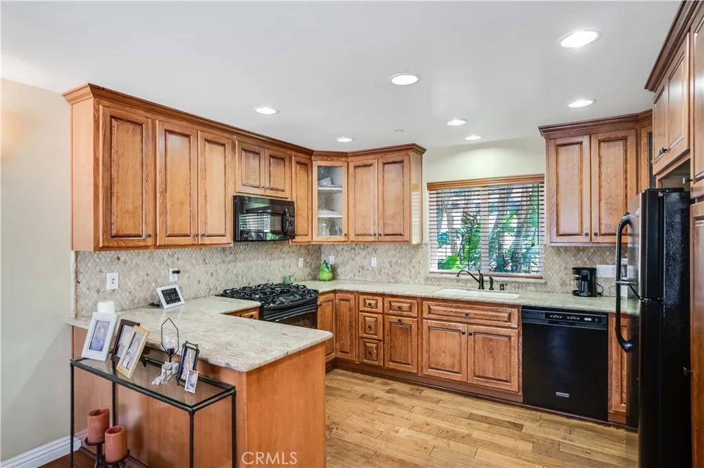 Chatsworth, CA 91311,21460 Arapahoe Trail