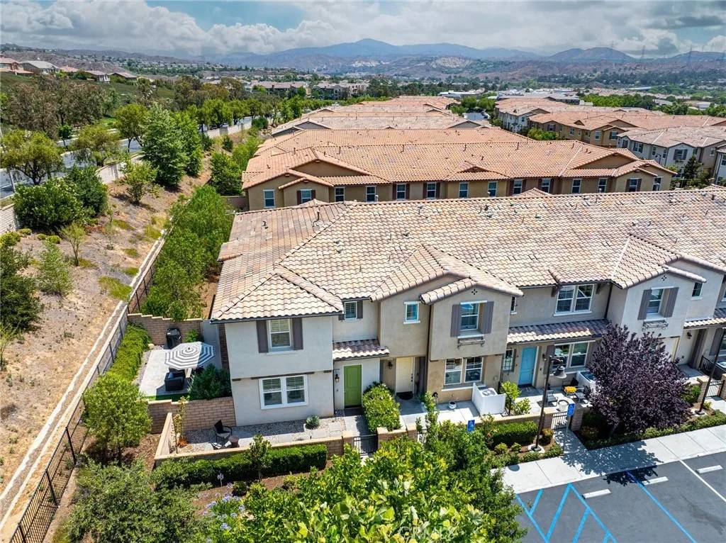 Valencia, CA 91354,28613 Jardineras Drive
