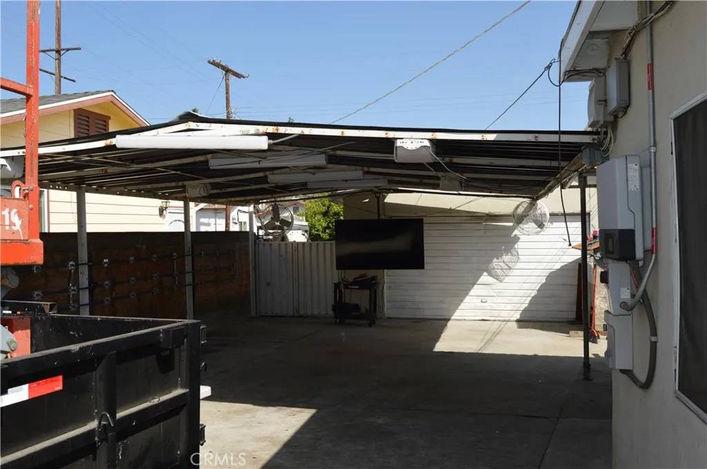 Pacoima, CA 91331,13104 Hoyt Street