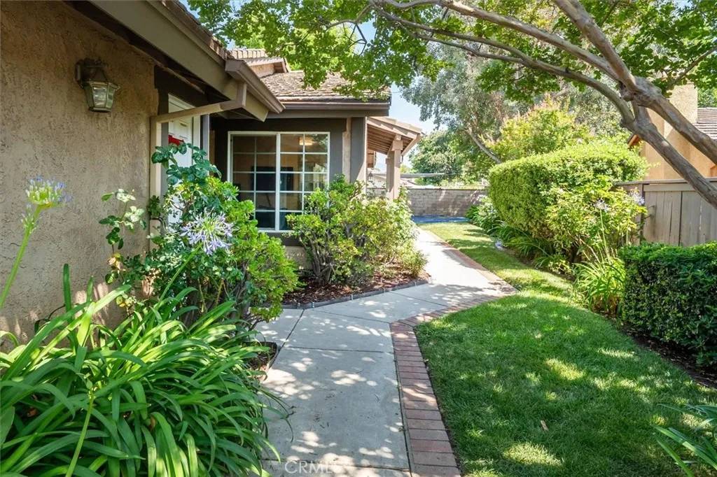 Valencia, CA 91355,25808 El Gato Place
