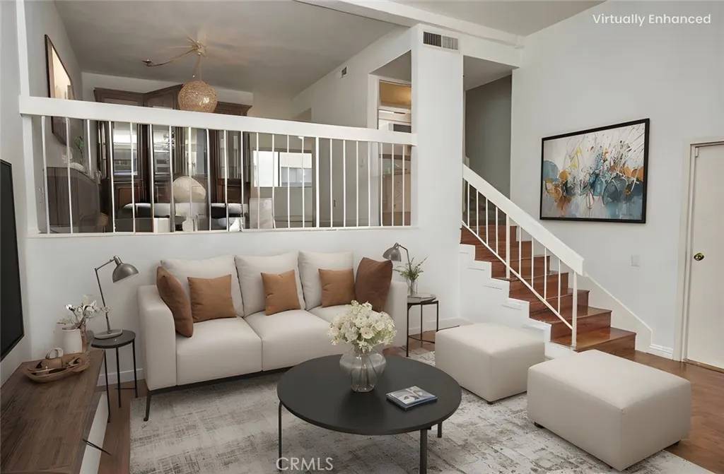Woodland Hills, CA 91367,6121 Shoup Avenue #10
