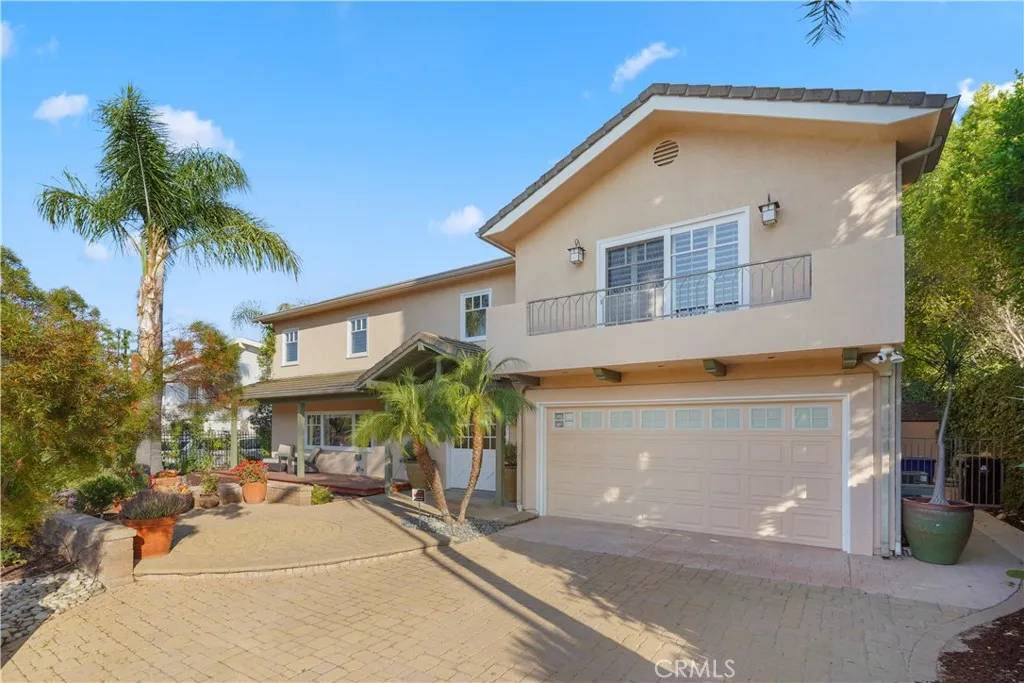 Woodland Hills, CA 91364,22550 Flamingo Street