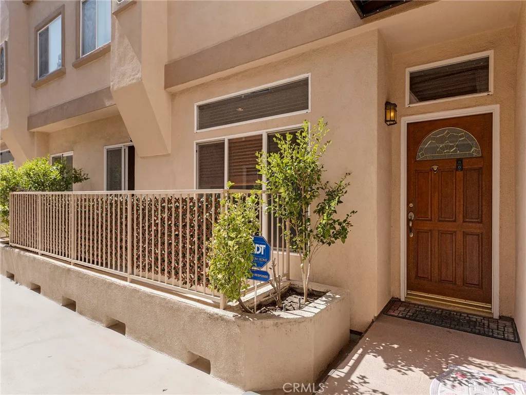 Sherman Oaks, CA 91411,5242 Vesper Avenue #7