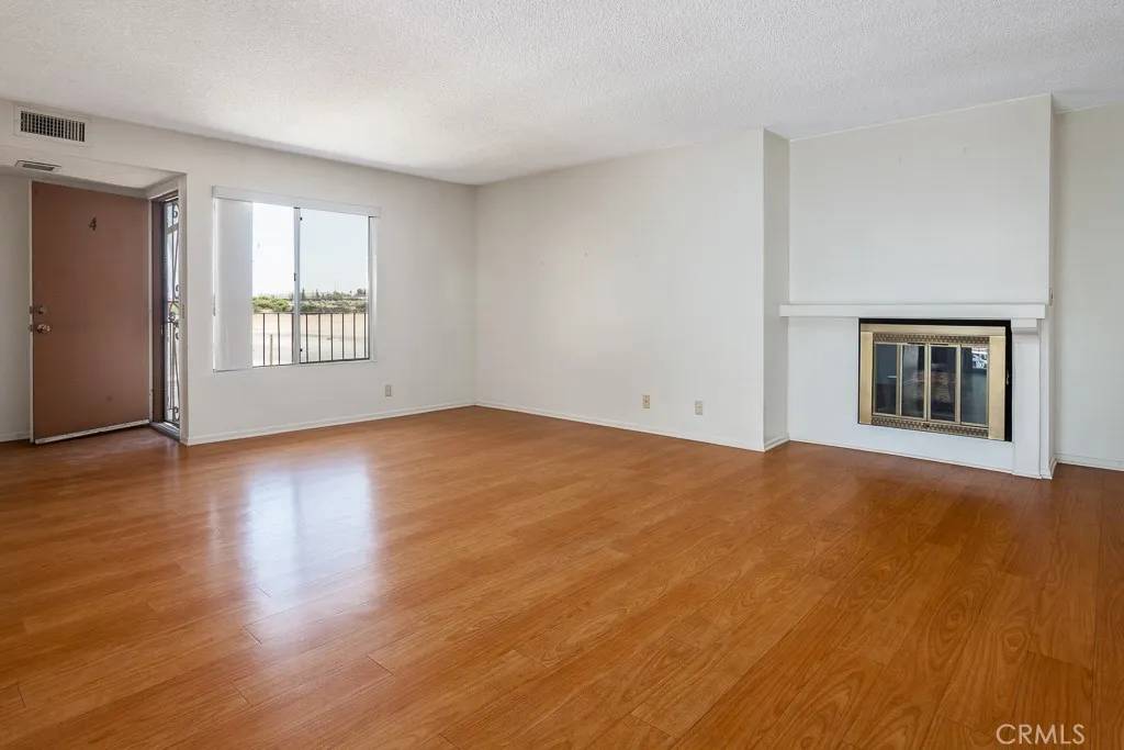 Lancaster, CA 93534,42849 15th Street West #4