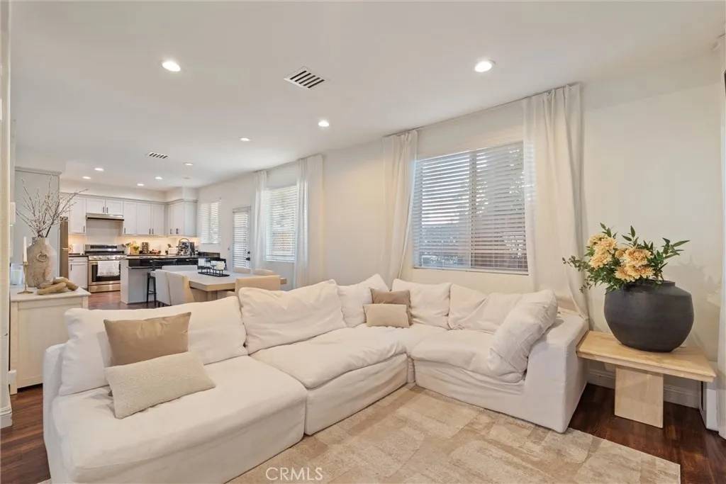 Tarzana, CA 91356,5616 Etiwanda Avenue #6