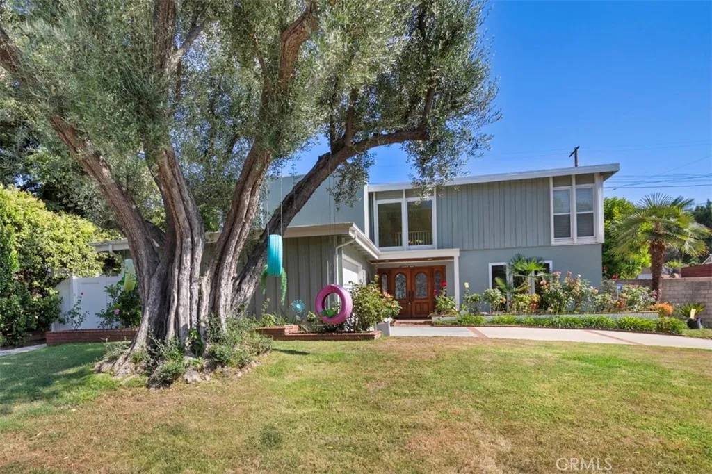 Woodland Hills, CA 91364,22666 Margarita Drive