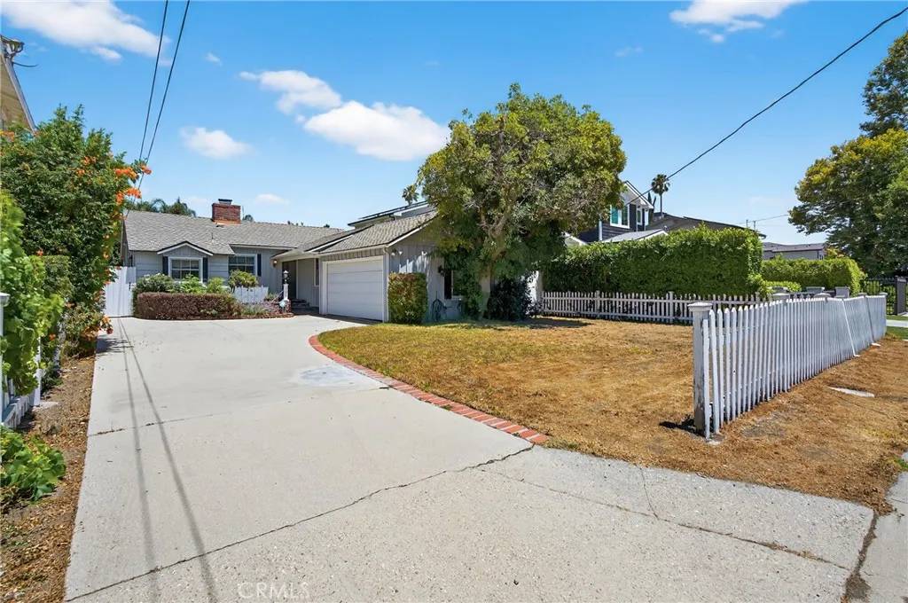 Encino, CA 91436,15747 Addison Street