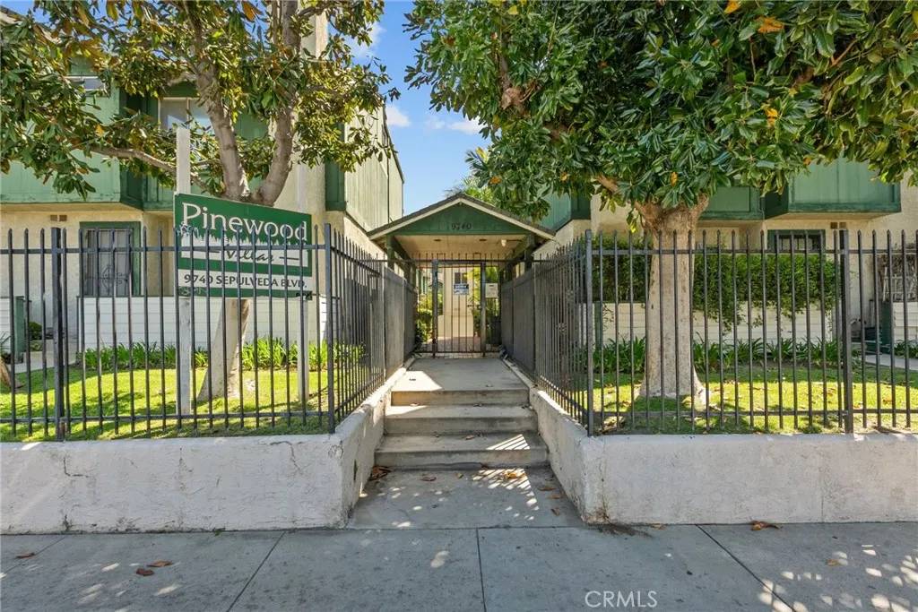 North Hills, CA 91343,9740 Sepulveda Boulevard #20