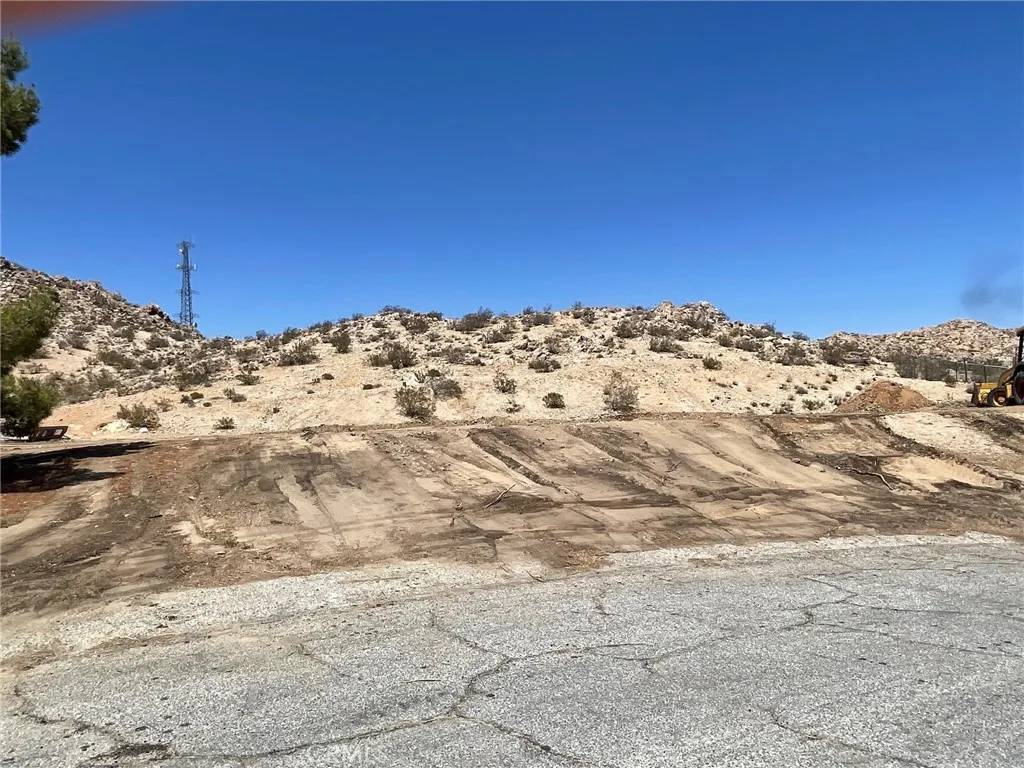 Lake Los Angeles, CA 93591,162 High Chaparral